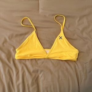 Boutine LA yellow triangle top